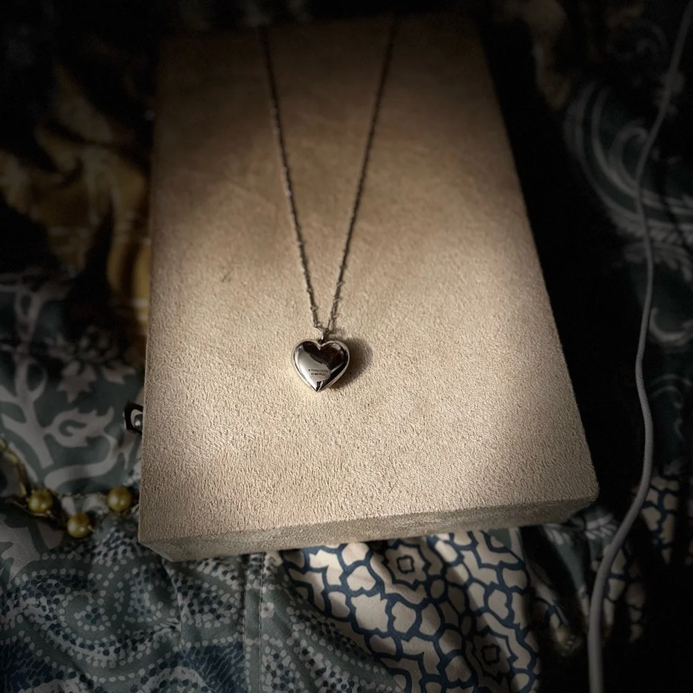 ❤️TIFFANY & CO. PUFFED HEART NECKLACE ❤️ - Picture 10 of 10